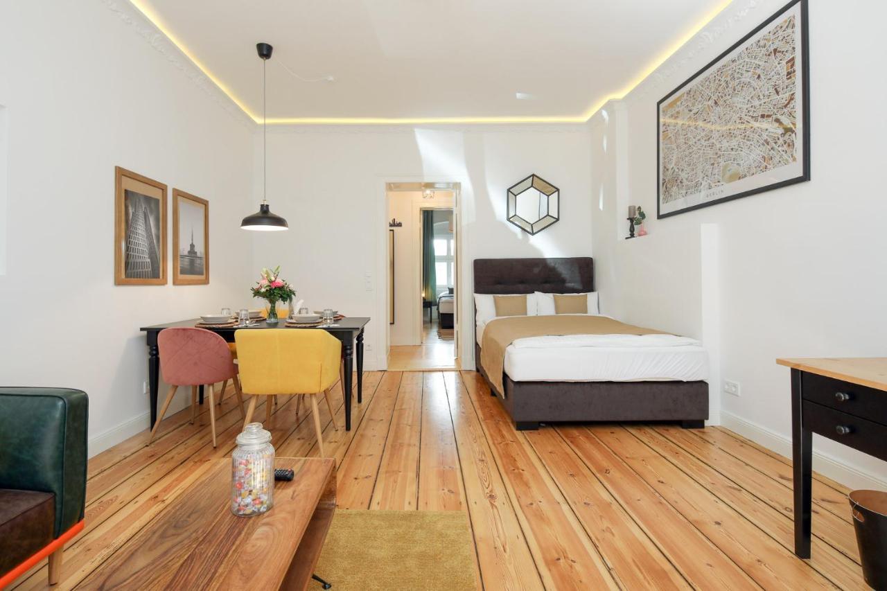 4 Personen Altbau Apartment Nahe Kurfuerstendamm - Romeo & Julia Berlin Eksteriør bilde