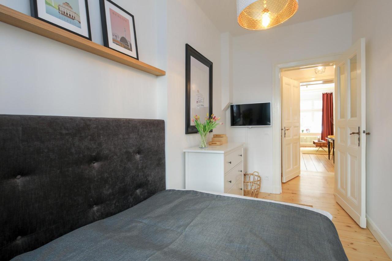 4 Personen Altbau Apartment Nahe Kurfuerstendamm - Romeo & Julia Berlin Eksteriør bilde