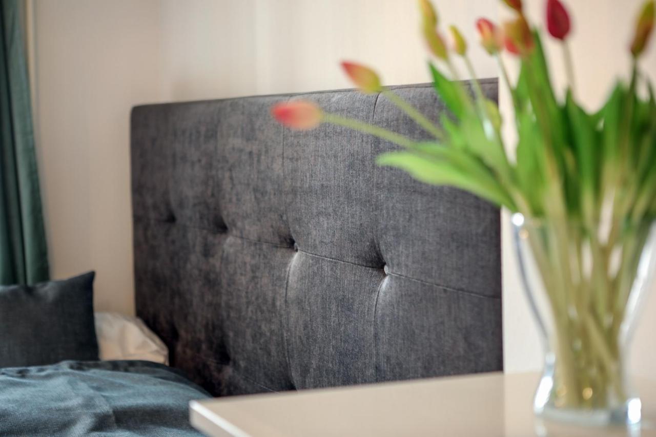 4 Personen Altbau Apartment Nahe Kurfuerstendamm - Romeo & Julia Berlin Eksteriør bilde
