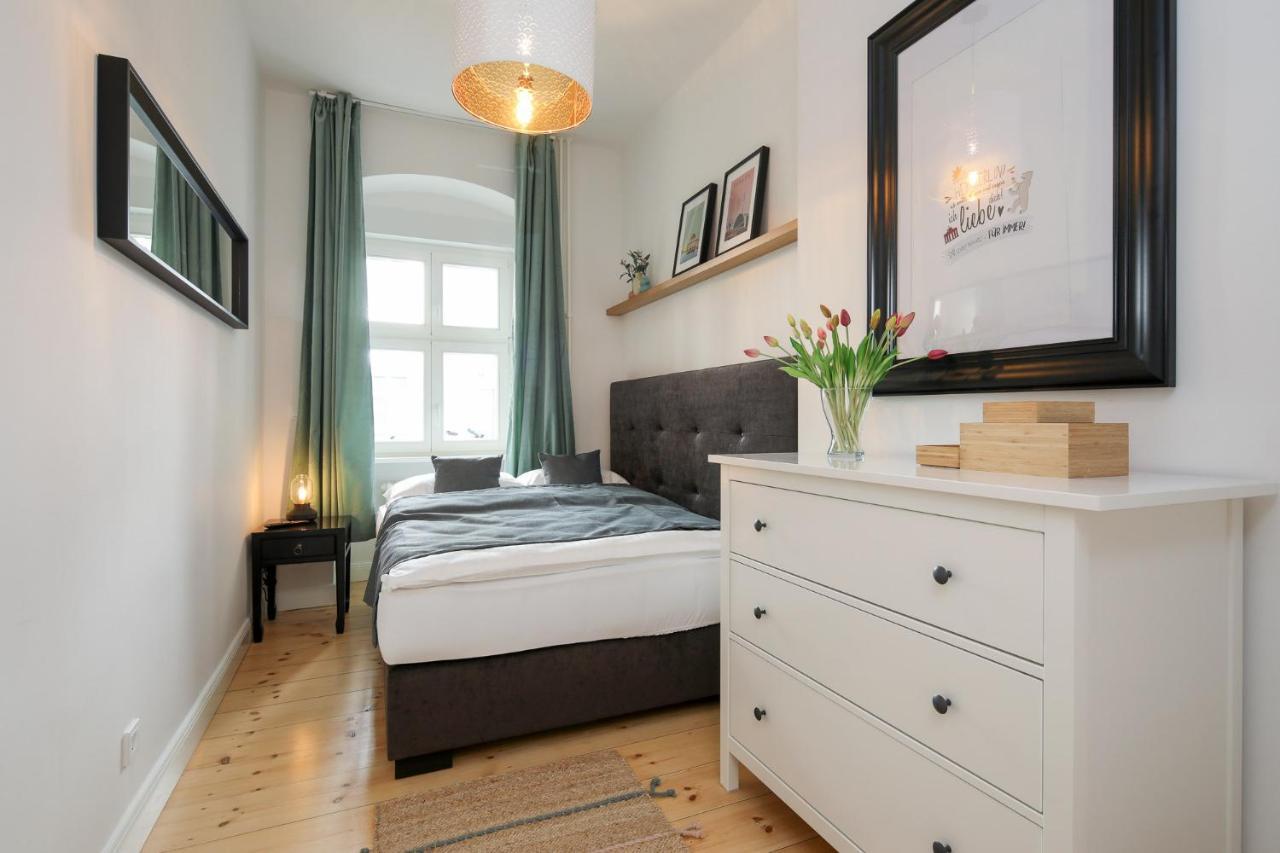 4 Personen Altbau Apartment Nahe Kurfuerstendamm - Romeo & Julia Berlin Eksteriør bilde