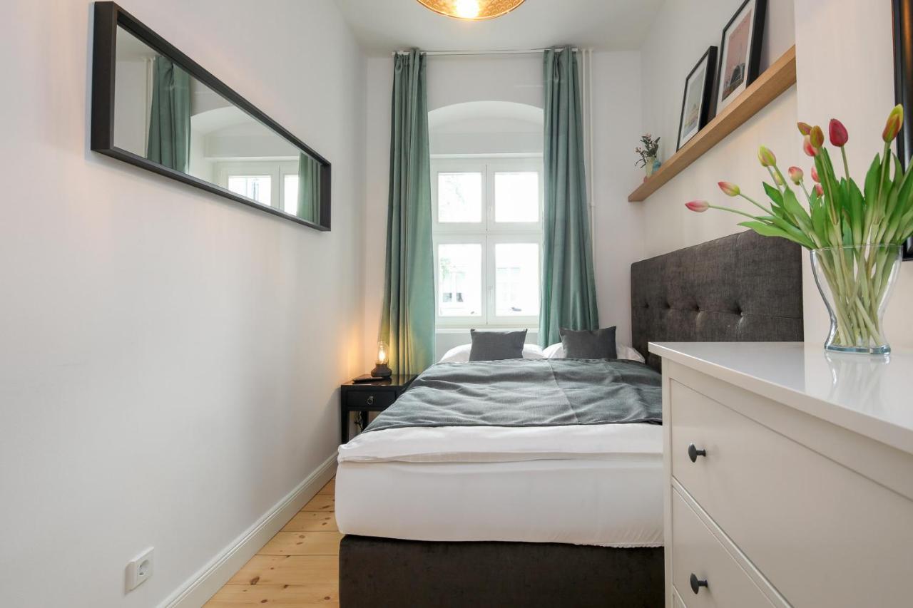 4 Personen Altbau Apartment Nahe Kurfuerstendamm - Romeo & Julia Berlin Eksteriør bilde